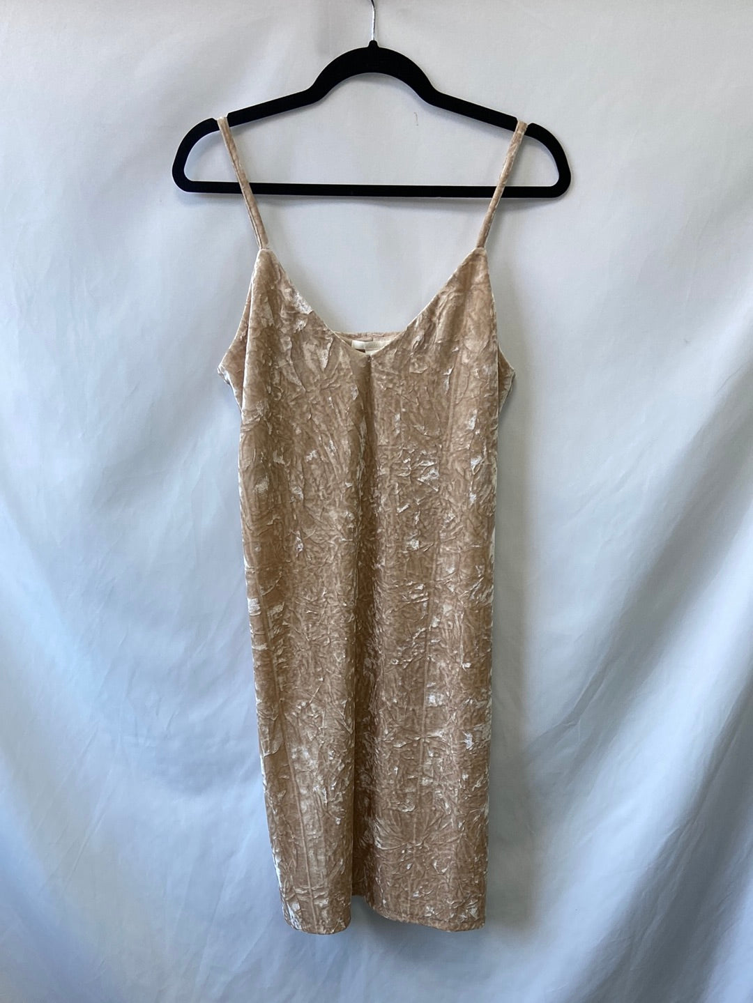 H&M.Vestido nude midi terciopelo T.S