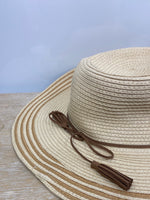 MINISO.Sombrero beige 57 cm