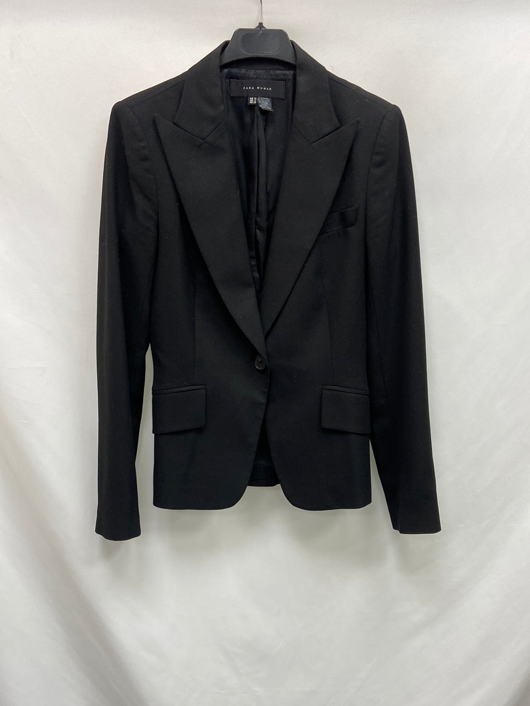 ZARA.Blazer negra T.36