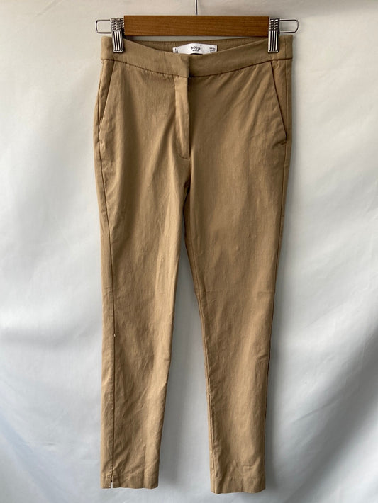 MANGO. Pantalón beige T.34