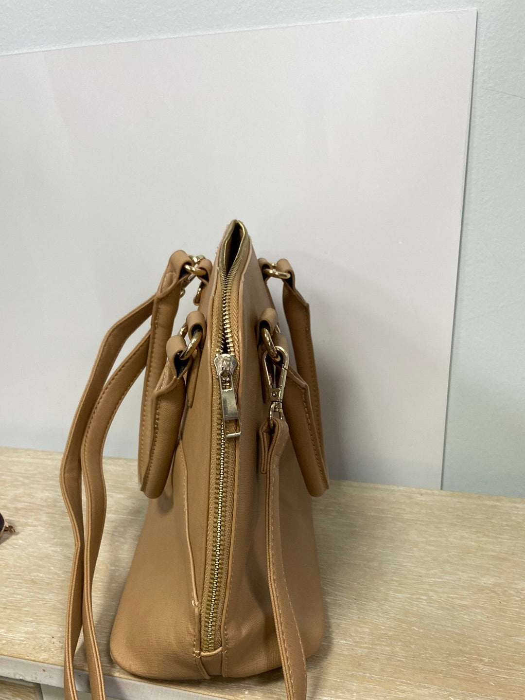 EASY WEAR.Bolso beige polipiel