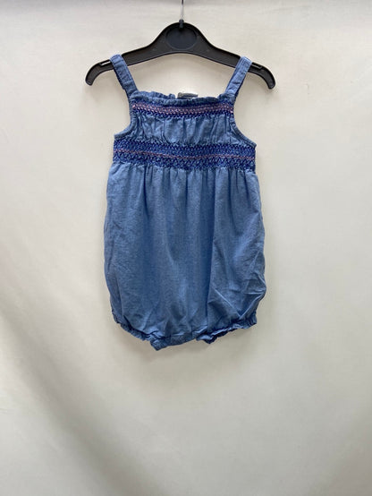 H&M. Mono tipo body denim T4-6 meses