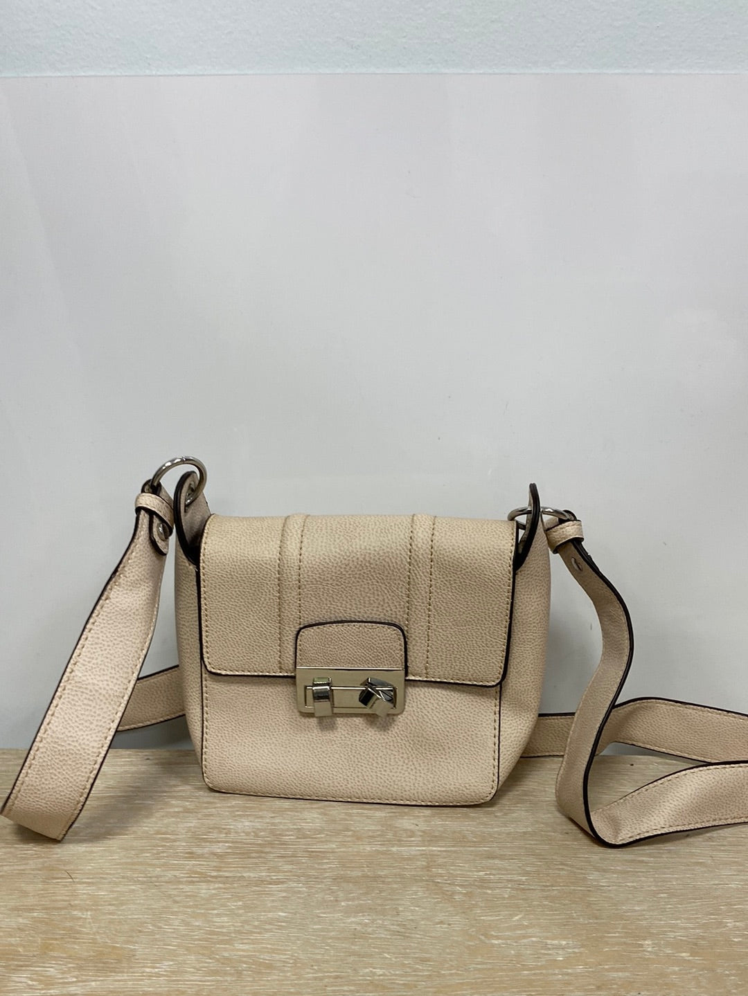 JUSTFAB.Bolso beige bandolera