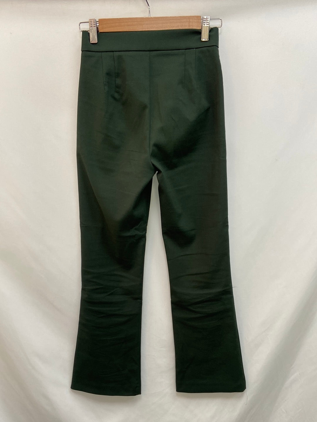 ZARA.Pantalones verdes acampanados T.xs