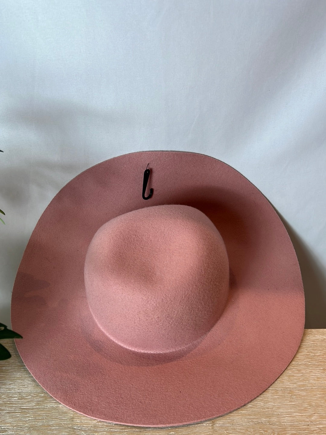 FOREVER 21. Sombrero fieltro rosa.  T M/L