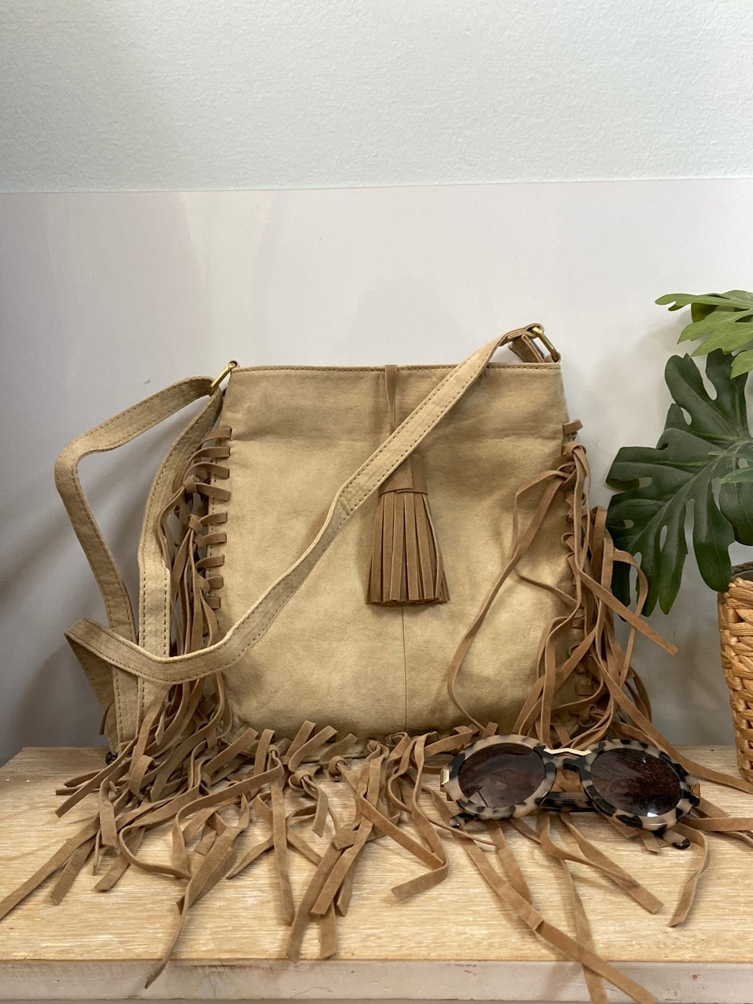 MISAKO.Bolso beige flecos