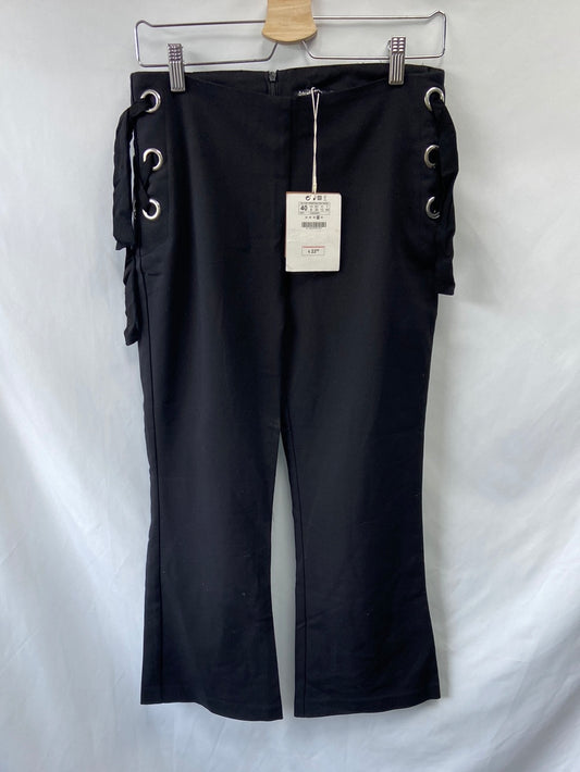 STRADIVARIUS. Pantalón negro cuerda T.40