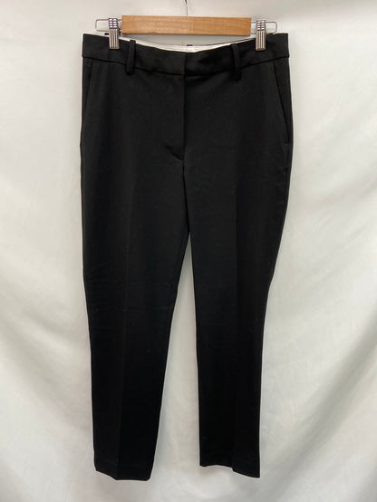 H&M. Pantalón negro de vestir T.38