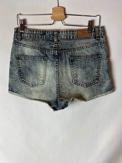 SHANA. Short vaquero efecto desgastado. T 40