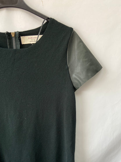 ZARA.Camiseta verde doble textura T.m