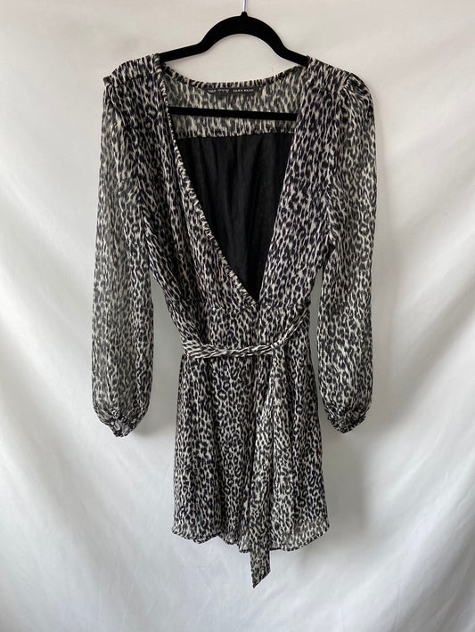 ZARA.Vestido cruzado animal print T.L