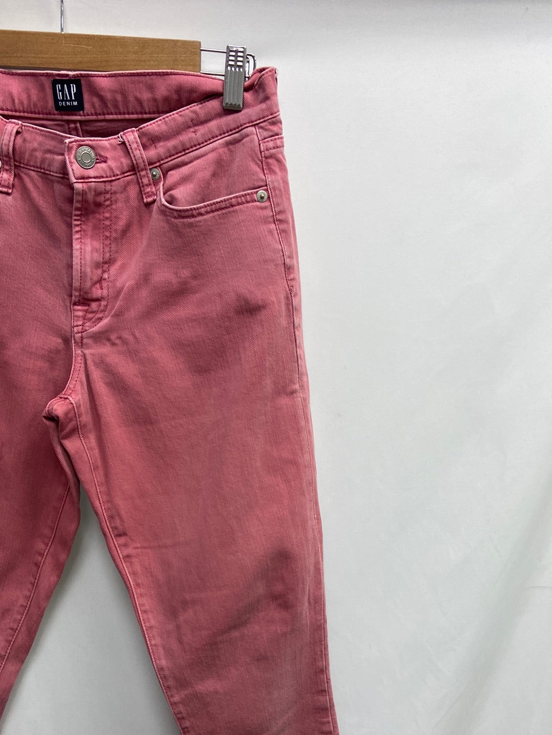 GAP. Pantalón rosa denim T.s