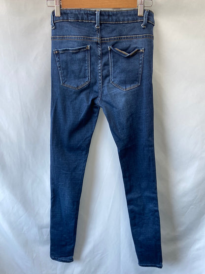 ZARA.Pitillos clásicos denim oscuro T.38