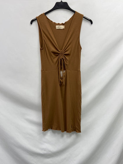 EBANIA.Vestido punto camel cut out T.s