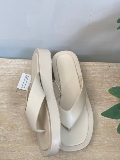 DOUGGIO.Chanclas efecto piel beige T.40