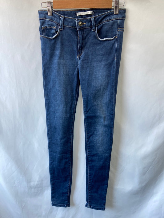 ZARA.Pitillos clásicos denim oscuro T.38