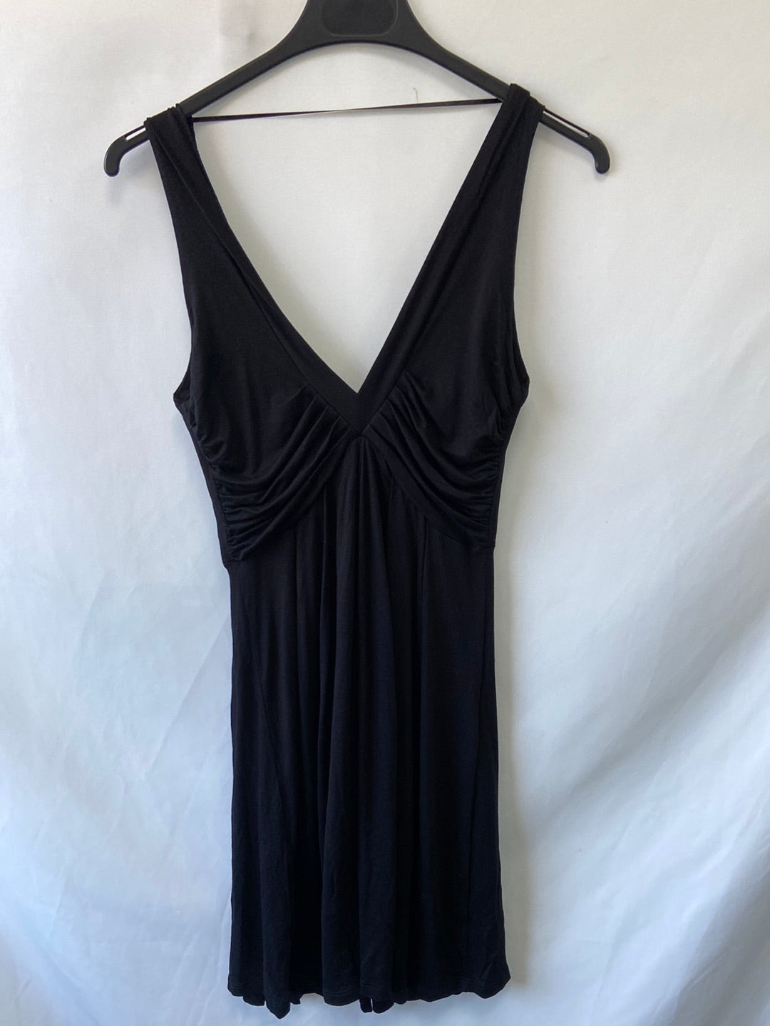 ZARA.Vestido corto negro T.S