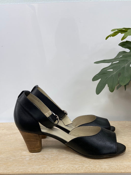 BARDAGE.Tacones negros T.38