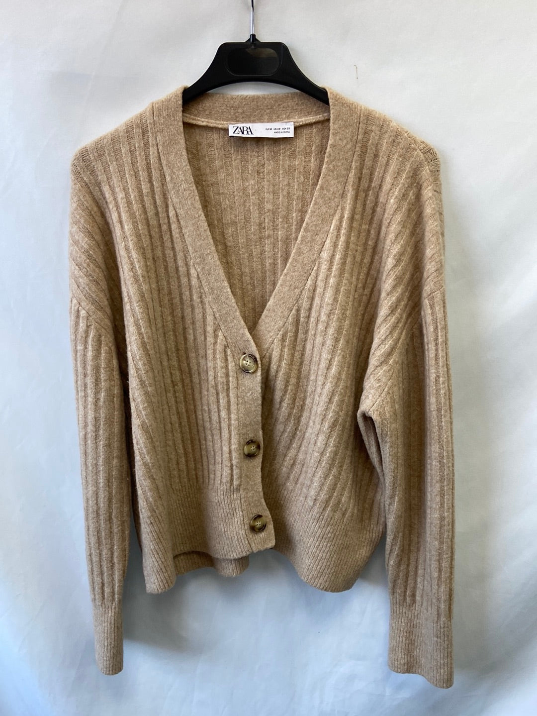 ZARA.Cárdigan beige botones T.M