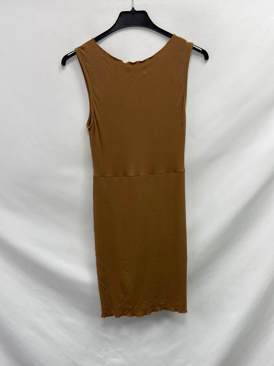 EBANIA.Vestido punto camel cut out T.s