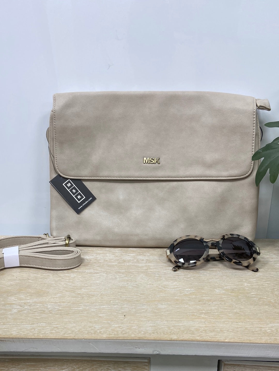 MISAKO.Cartera mano grande beige