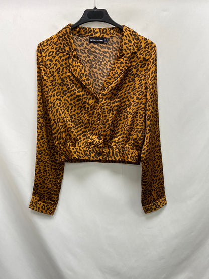 PRETTYLITTLETHINGS.Camisa animal print satinada T.34