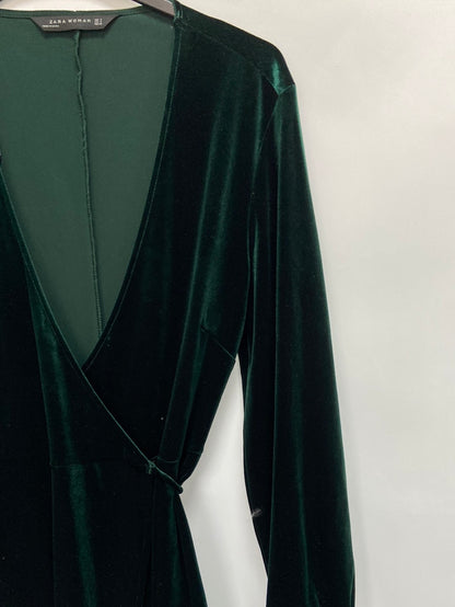 ZARA.Vestido corto verde terciopelo T.s