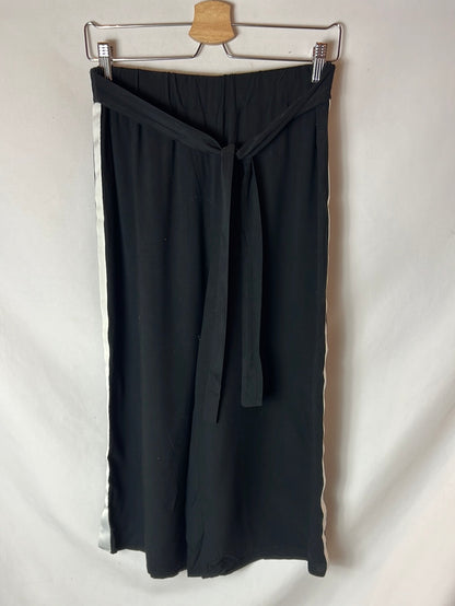 CLOCKHOUSE-C&A. Pantalones culotte raya lateral. T 40