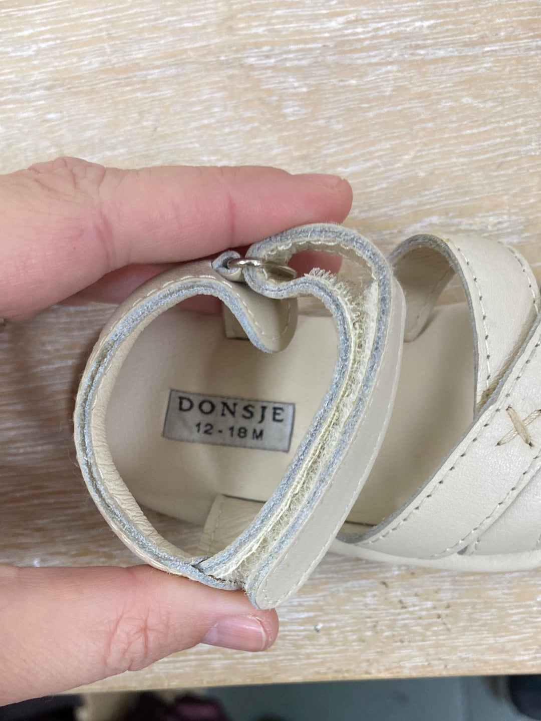 DONSJE. Sandalias beiges T.12-18