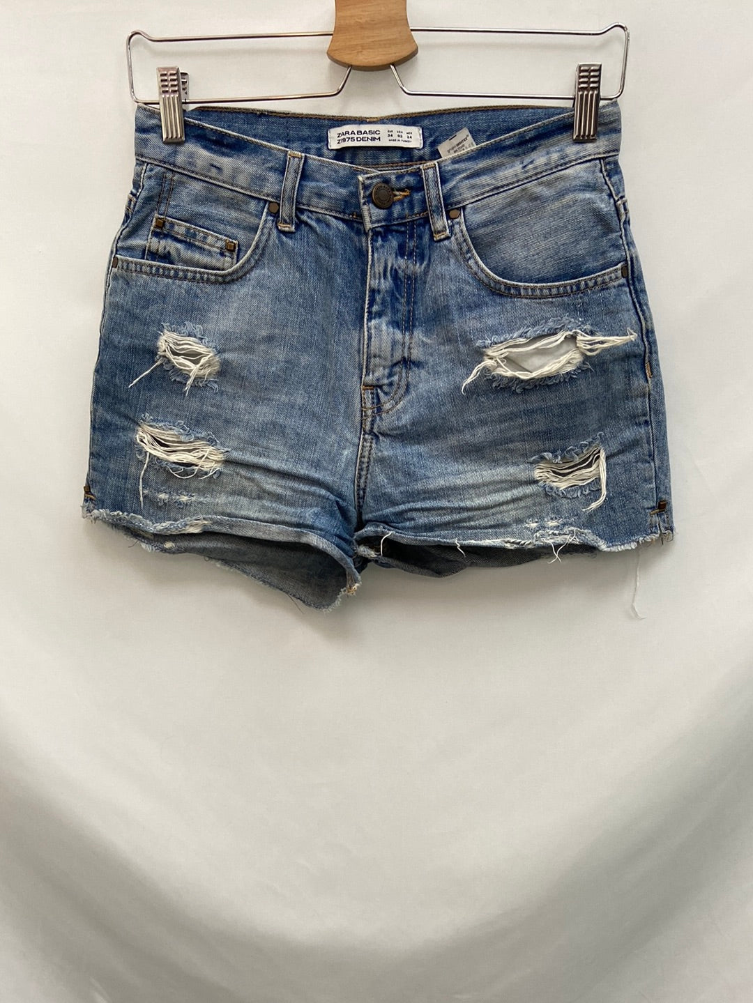 ZARA. Shorts rotos T.34