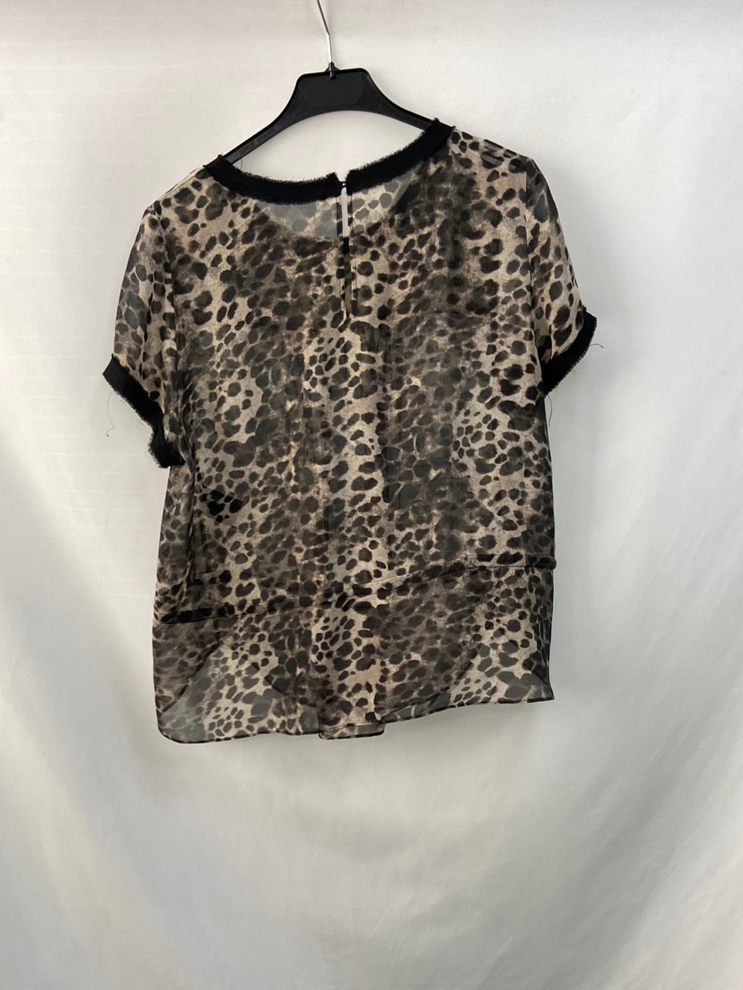 OTRAS.Blusa animal print