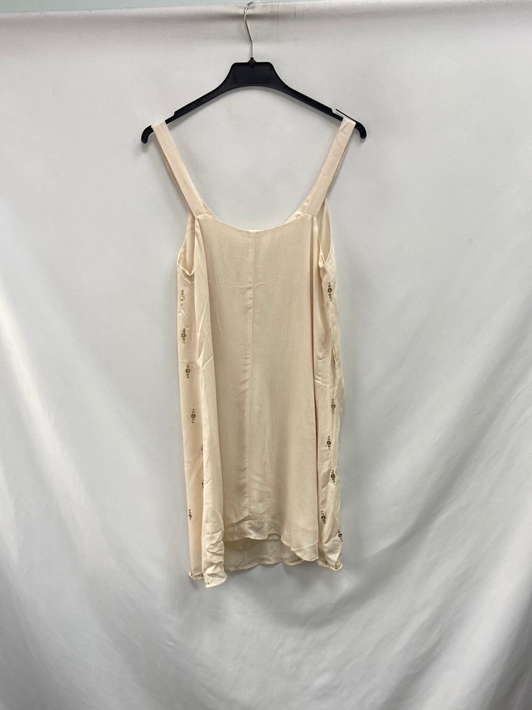 NEKANE.Vestido corto beige lentejuelas T.S