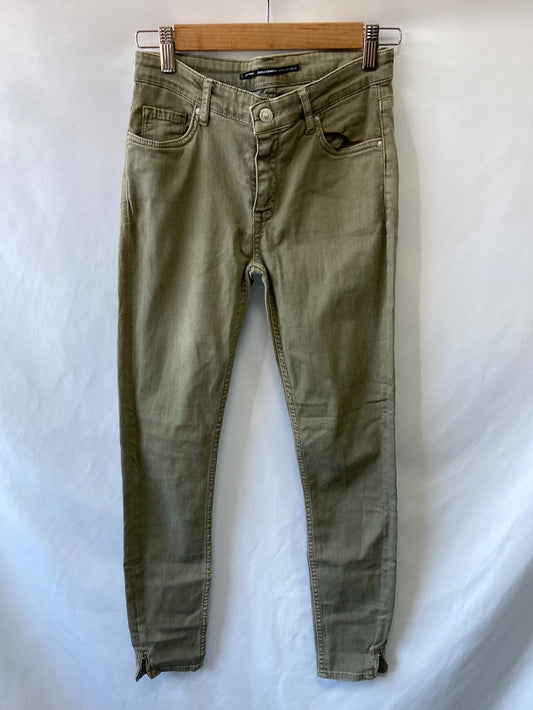 ZARA. Jeans verde caqui T.34