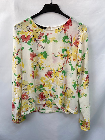 ZARA.Blusa flores T.m