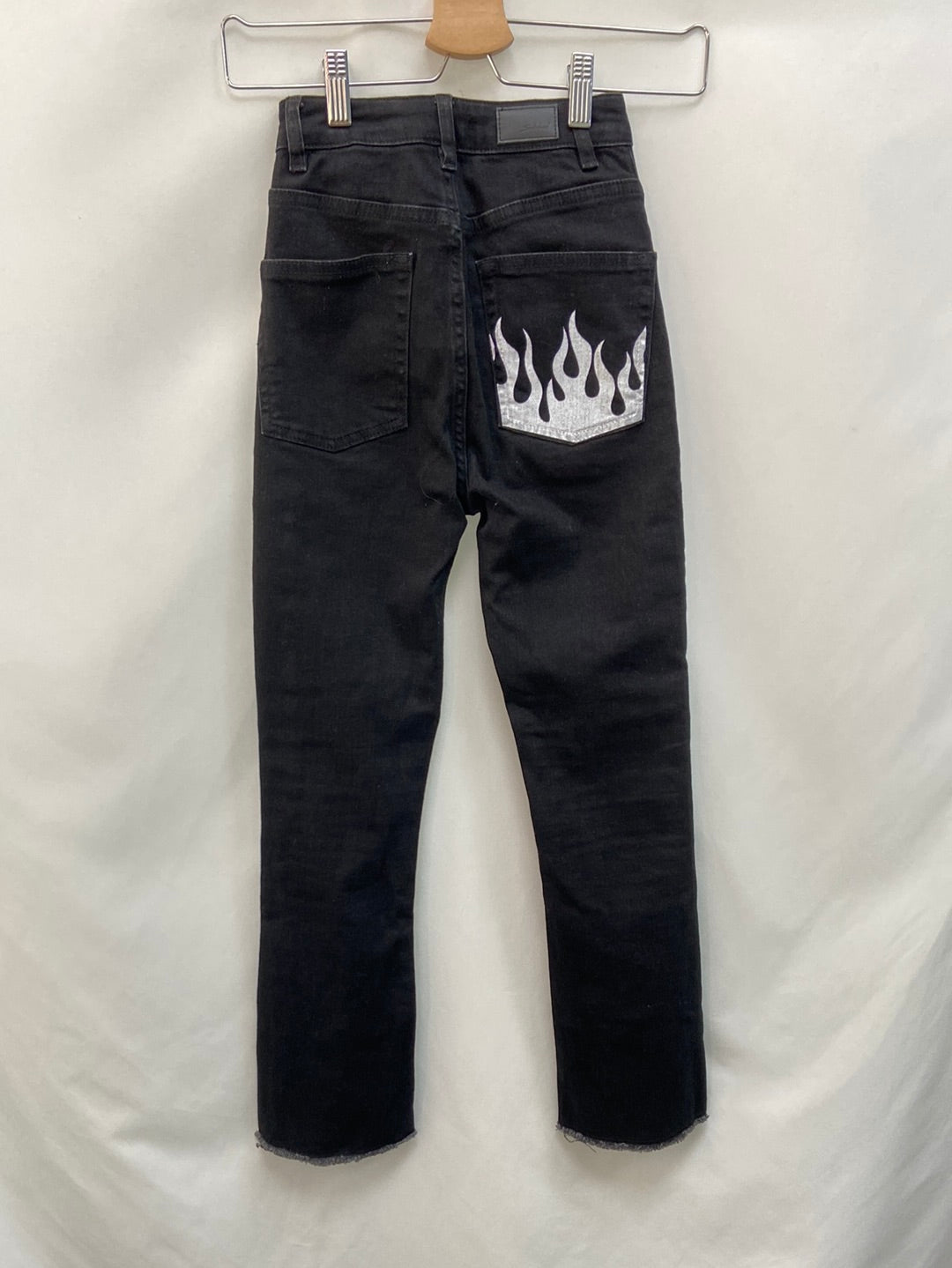 SUBUDED.Pantalones fuego T.32