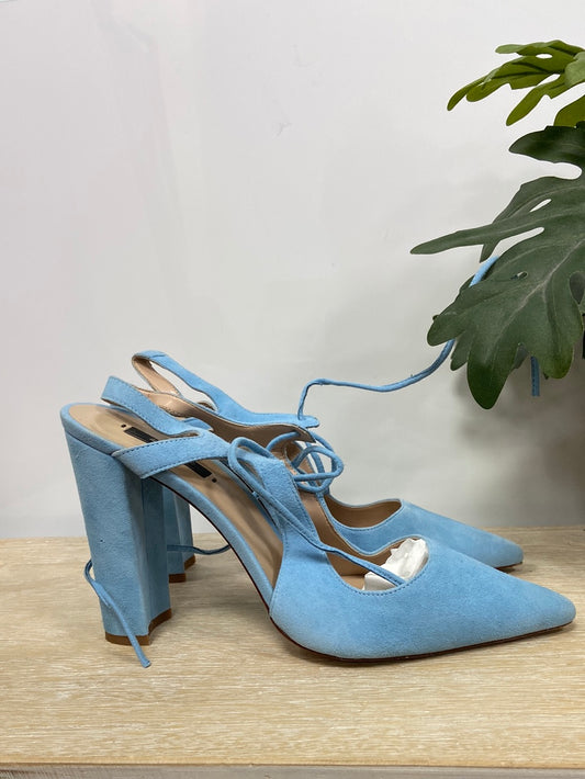 ZARA. Tacones azules antelina T.40 (tara)