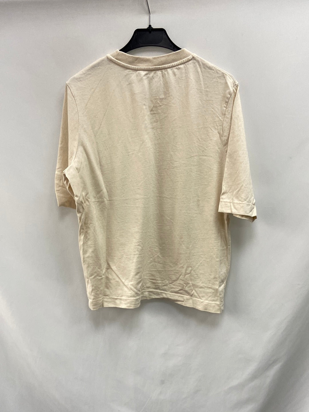 TOTIS BASIC.Camiseta beige T.S