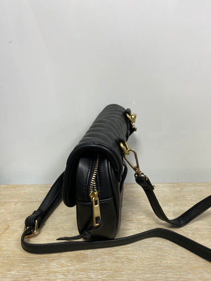 ZARA.Bolso negro arreglado bandolera