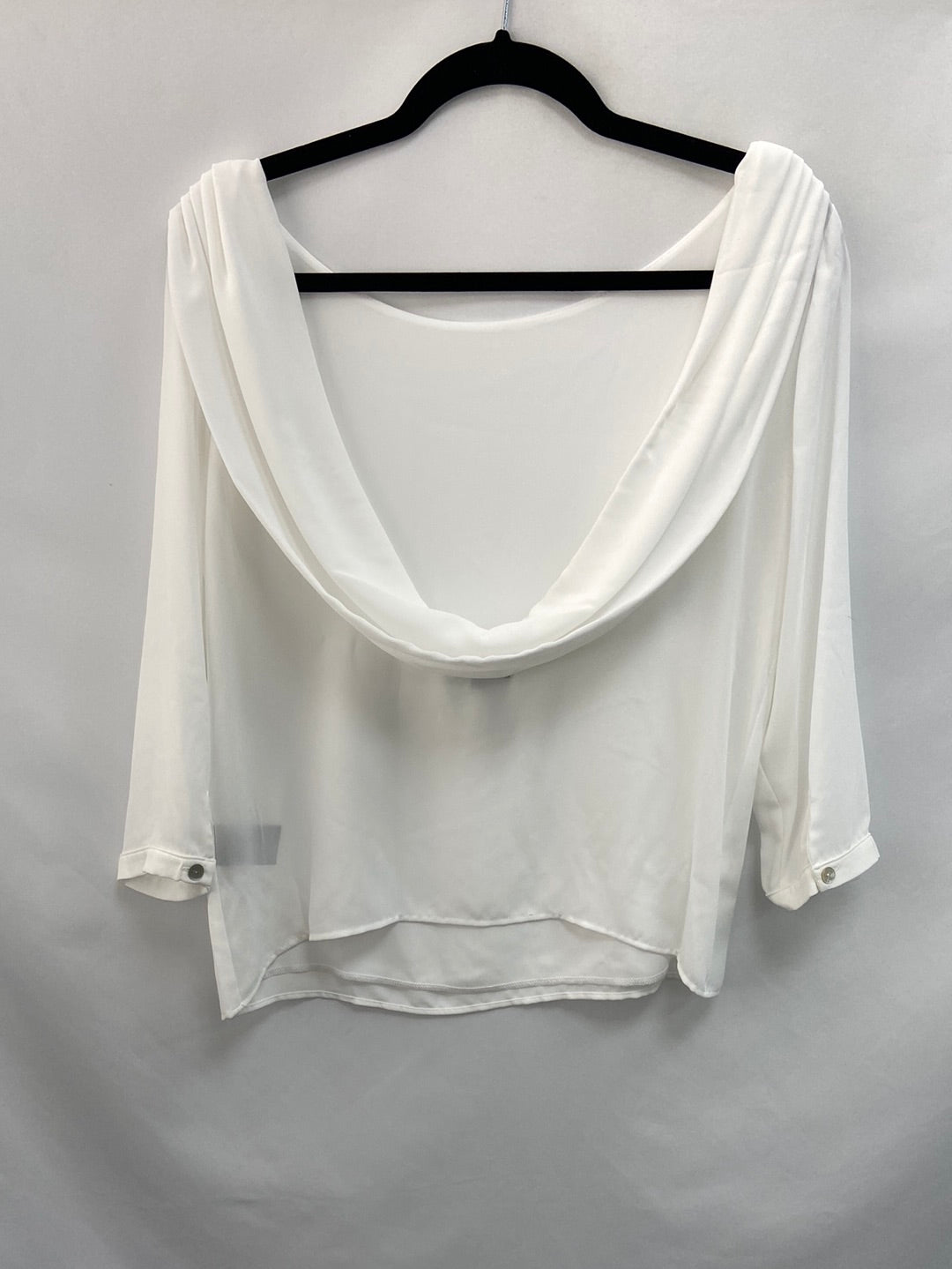 BY CLÉA. Blusa blanca espalda baja T.s y T.m