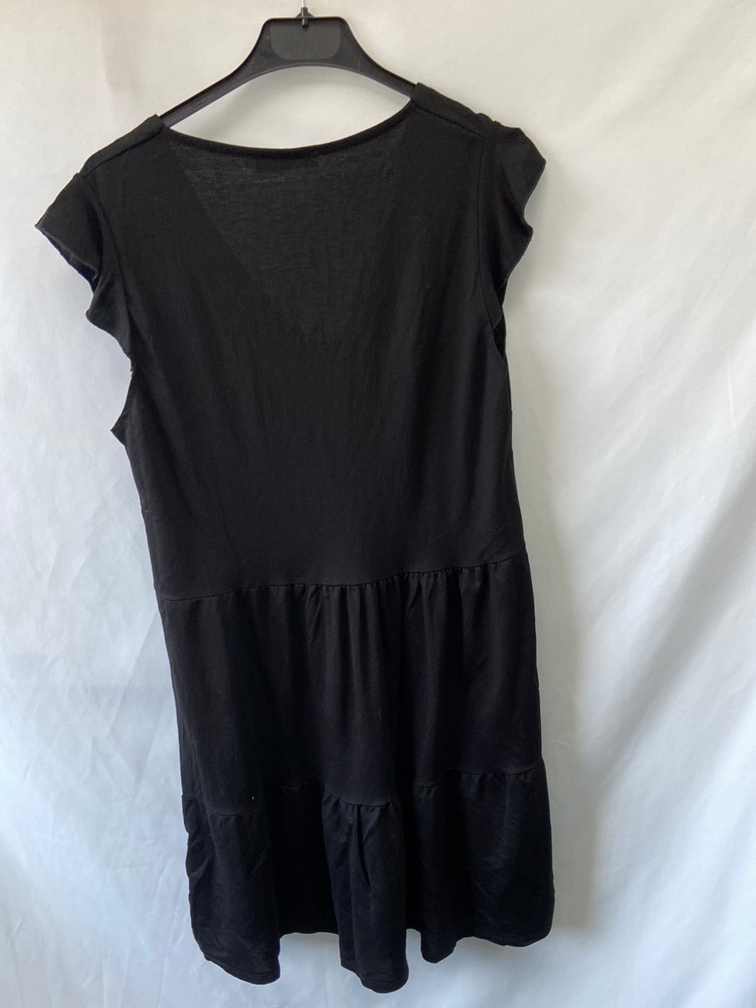 VALENTINA.Vestido negro volantes T.L (m)