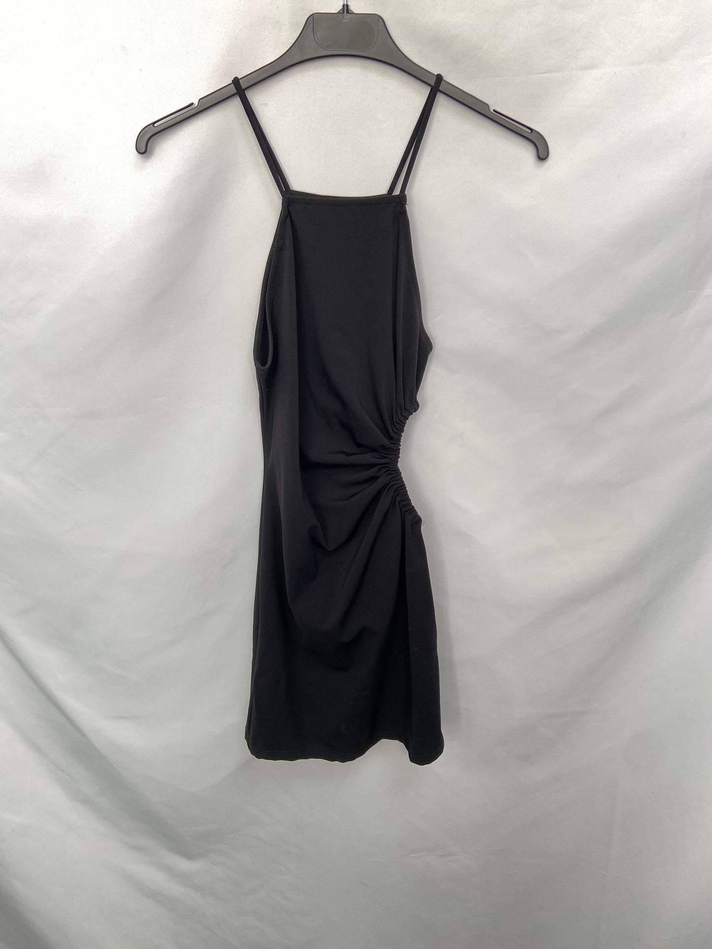 PULL&BEAR.Vestido mini negro apertura T.S