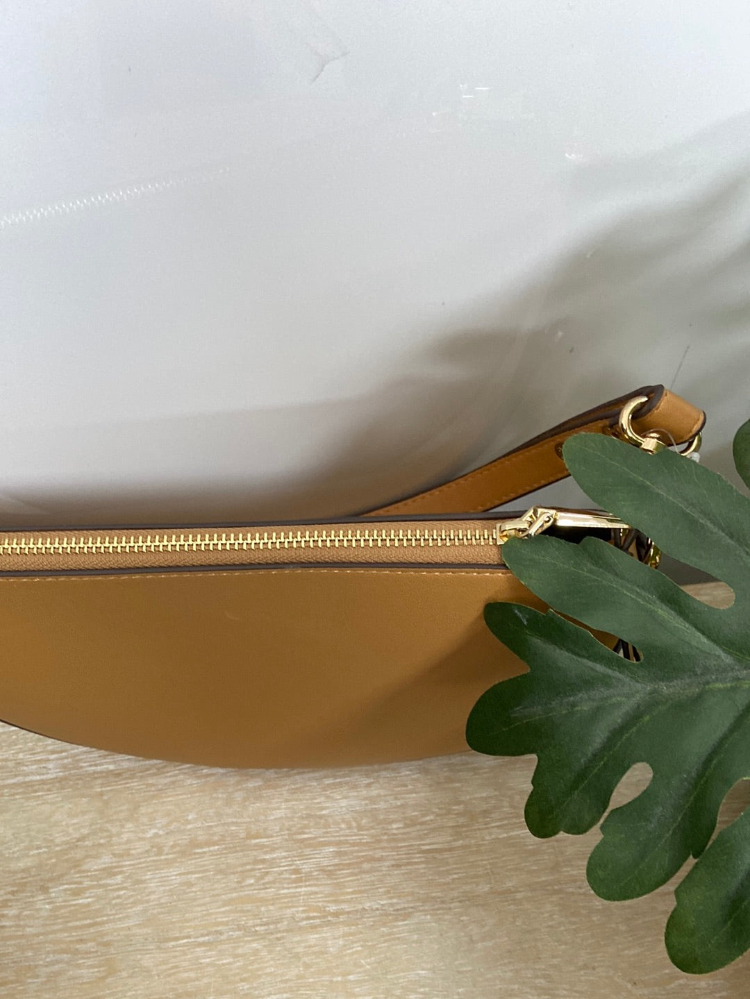 ZARA.Bolso beige polipiel