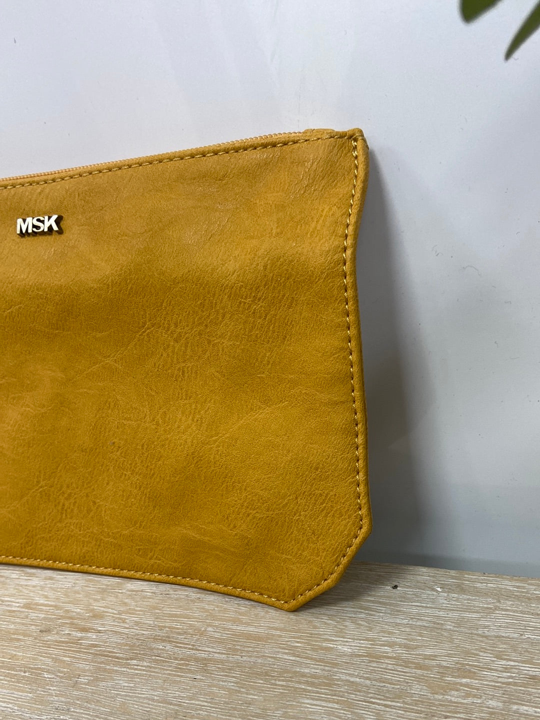 MISAKO.Bolso de mano mostaza