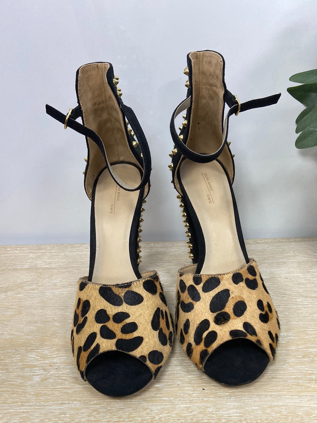 ZARA.Sandalias tacón Animal print T.41