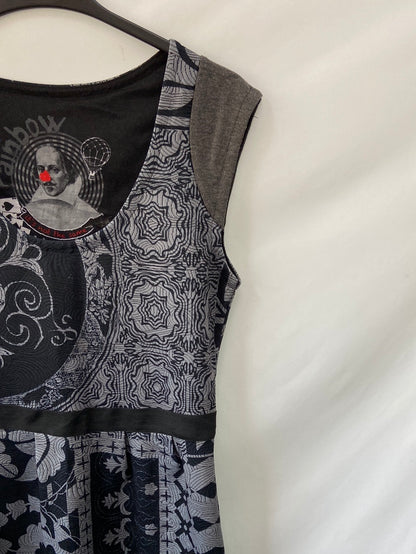 DESIGUAL. Vestido gris T.m